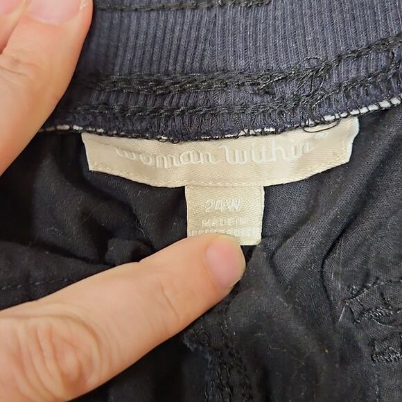 Woman Within Womens Black Drawstring Capri Pants Size 24w Plus Cargo Cuffed - Picture 5 of 9